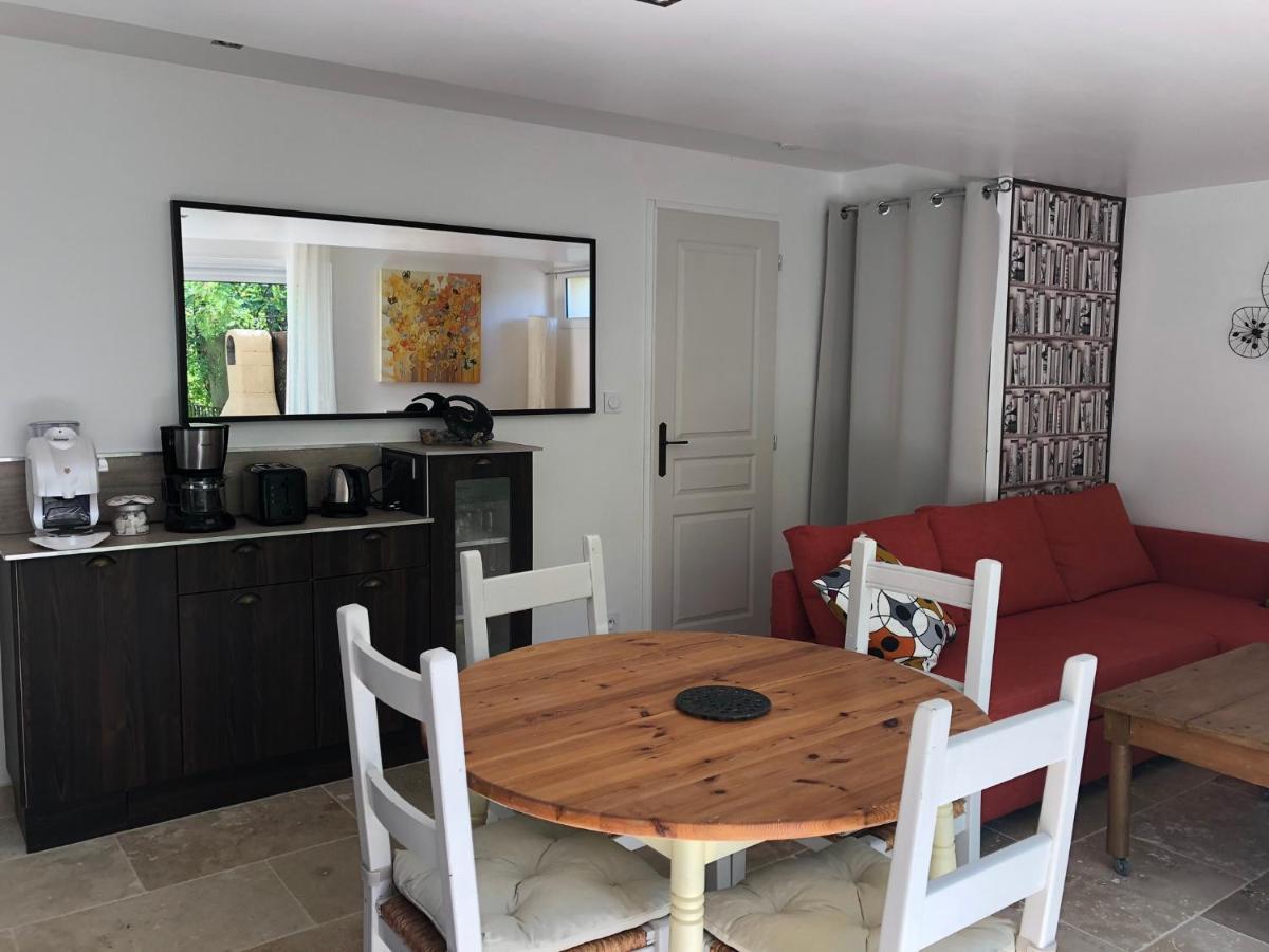 Ferienwohnung L'Etang Des Cigales Uchaux Exterior foto